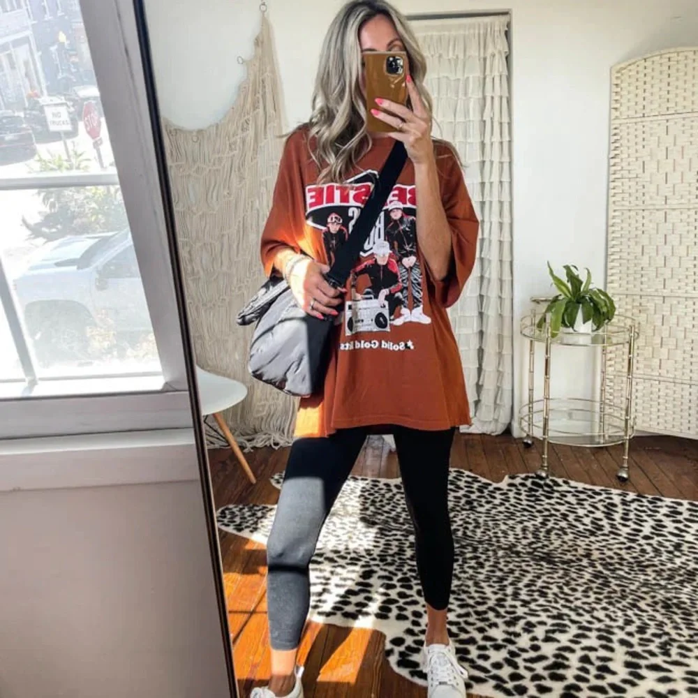 SOLD Daydreamer LA Beastie Boys Solid Gold Hits One Size Tee NWT - Picture 7 of 7